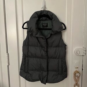 Athleta Puffer Vest